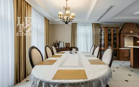 2-этажный коттедж 550 м² с отделкой