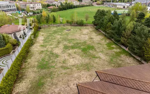 2-этажный коттедж 1 320 м² без отделки