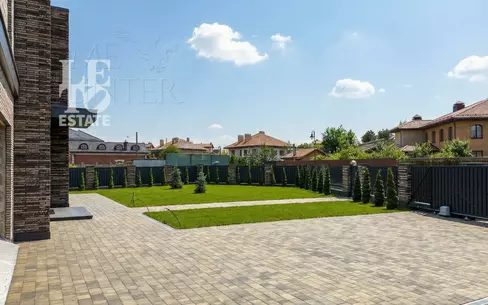 2-этажный коттедж 520.5 м² без отделки