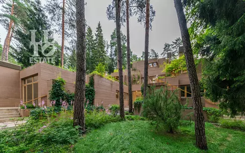 2-этажный коттедж 1 330 м² с отделкой