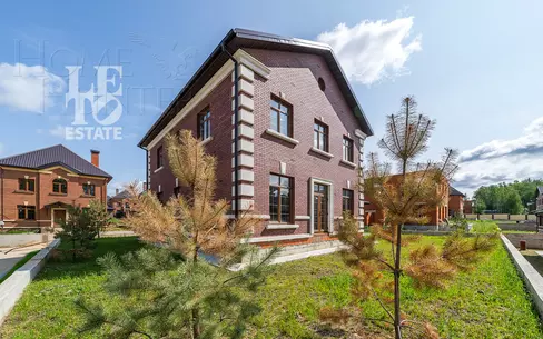 2-этажный коттедж 320 м² без отделки