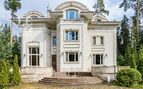 2-этажный коттедж 800 м² с отделкой