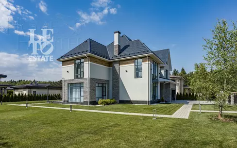 3-этажный коттедж 600 м² с отделкой