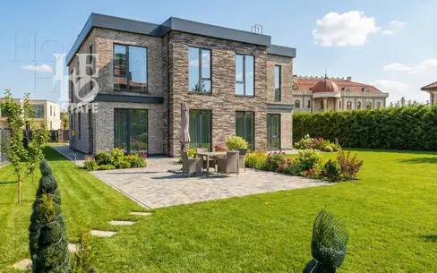 2-этажный коттедж 358.1 м² без отделки