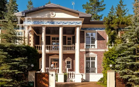 2-этажный коттедж 1 556 м² с отделкой