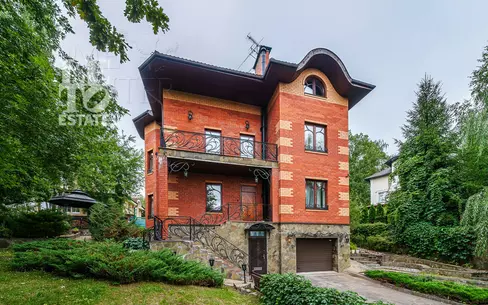 2-этажный коттедж 450 м² с отделкой