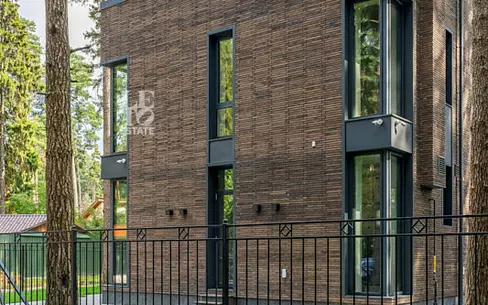 3-этажный коттедж 380 м² с отделкой