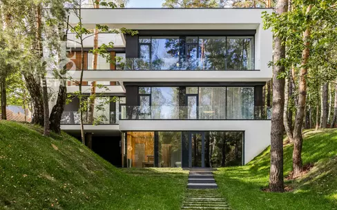 2-этажный коттедж 650 м² с отделкой