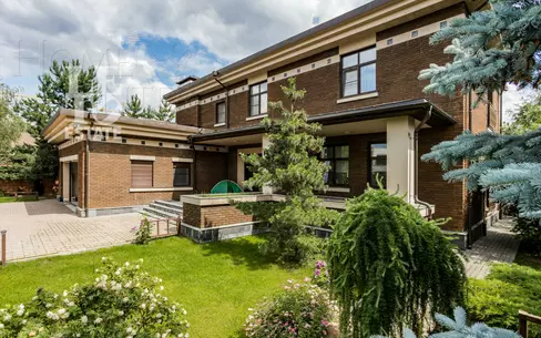 2-этажный коттедж 550 м² с отделкой