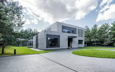 2-этажный коттедж 2 240 м² без отделки