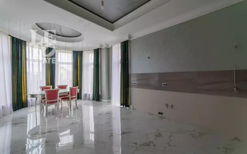 3-этажный коттедж 350 м² с отделкой