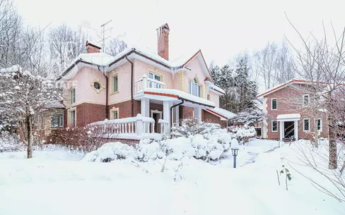 3-этажный коттедж 742 м² с отделкой