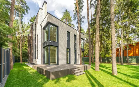 3-этажный коттедж 380 м² с отделкой