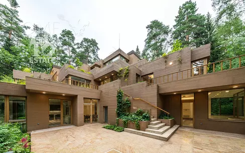 2-этажный коттедж 1 330 м² с отделкой