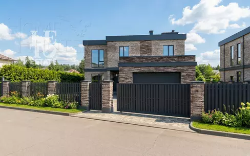 2-этажный коттедж 358.1 м² без отделки