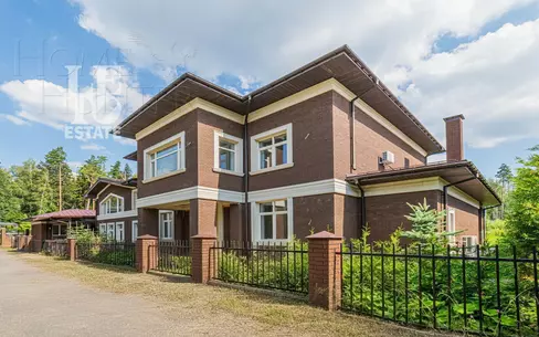 2-этажный коттедж 750 м² без отделки