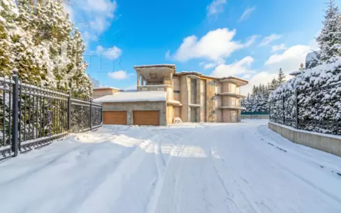 3-этажный коттедж 1 451 м² без отделки