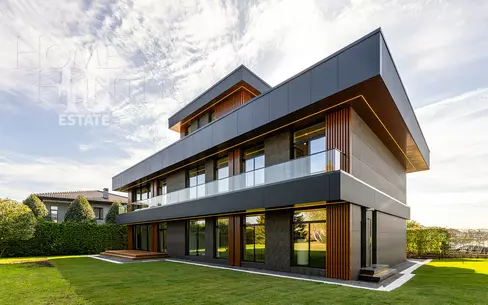 2-этажный коттедж 1 200 м² без отделки