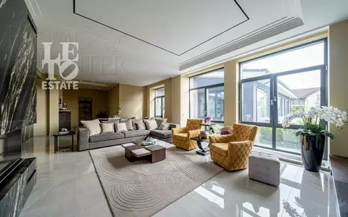 2-этажный коттедж 1 100 м² с отделкой