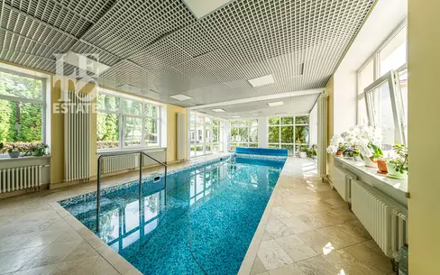 2-этажный коттедж 1 107 м² с отделкой