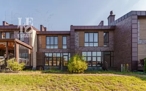 2-этажный таунхаус 270 м² без отделки