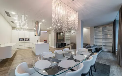 3-КОМН. КВАРТИРА С ОТДЕЛКОЙ 220 М² НА 2 ЭТАЖЕ