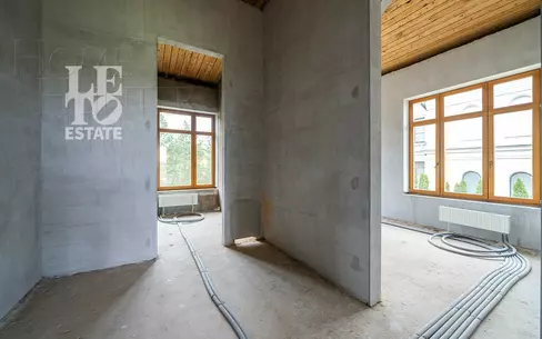 2-этажный коттедж 1 320 м² без отделки