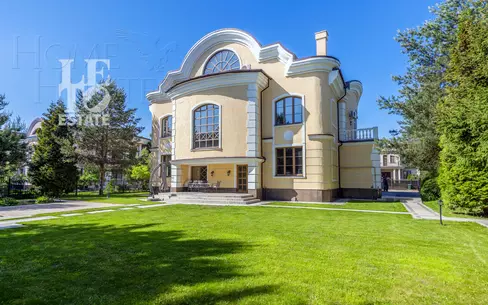 3-этажный коттедж 660 м² с отделкой