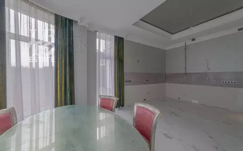 3-этажный коттедж 350 м² с отделкой