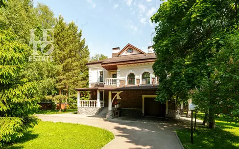 2-этажный коттедж 637 м² с отделкой