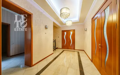 2-этажный коттедж 1 000 м² с отделкой