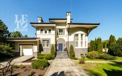 2-этажный коттедж 680 м² с отделкой