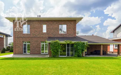 2-этажный коттедж 304 м² с отделкой