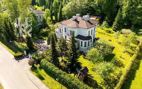 2-этажный коттедж 350 м² с отделкой