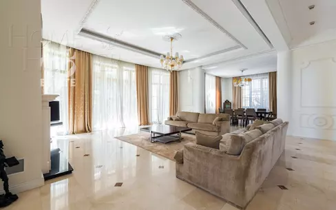 3-этажный коттедж 660 м² с отделкой