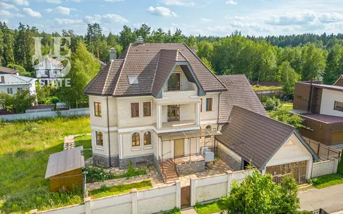 2-этажный коттедж 1 028 м² с отделкой