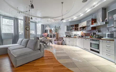 4-КОМН. КВАРТИРА С ОТДЕЛКОЙ 150 М² НА 2 ЭТАЖЕ