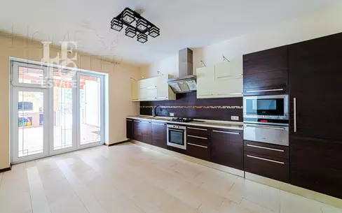 3-этажный коттедж 742 м² с отделкой