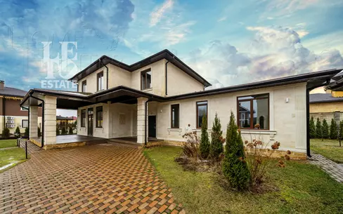 2-этажный коттедж 400 м² с отделкой