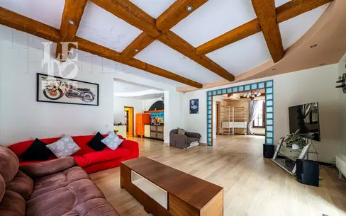 3-этажный коттедж 550 м² с отделкой