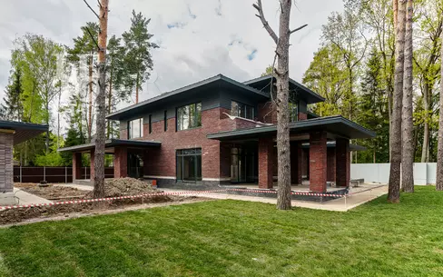 2-этажный коттедж 460 м² без отделки