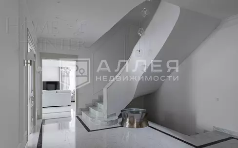 2-этажный коттедж 1 250 м² с отделкой