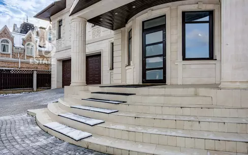 2-этажный коттедж 860 м² без отделки