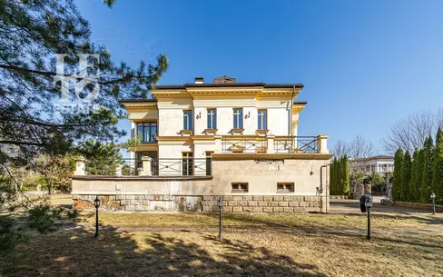 2-этажный коттедж 800 м² с отделкой