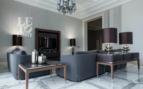 3-этажный коттедж 1 185 м² с отделкой