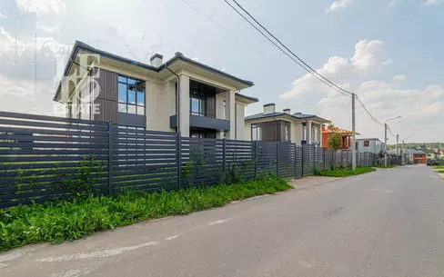 2-этажный коттедж 260 м² без отделки