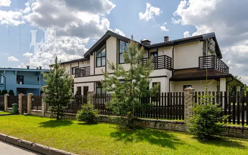 2-этажный коттедж 417 м² с отделкой