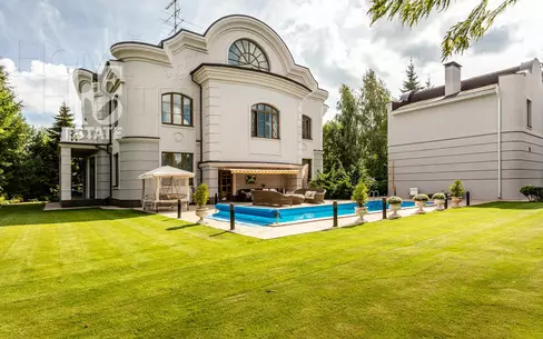 3-этажный коттедж 750 м² с отделкой