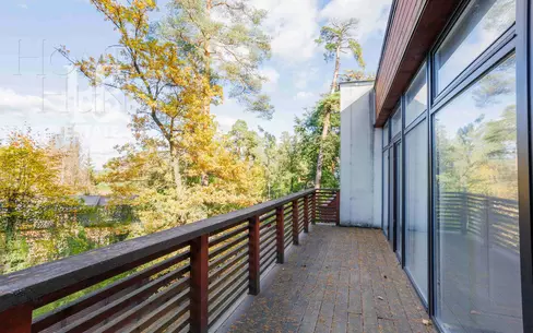 3-этажный таунхаус 340 м² с отделкой