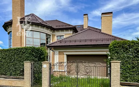 3-этажный коттедж 680 м² без отделки